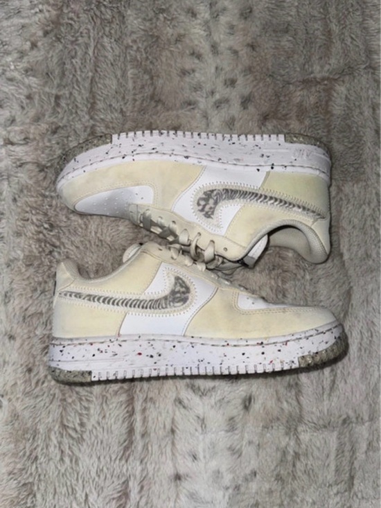Nike Shoes - Nike Women’s Cream & White Speckled Sole Sneakers